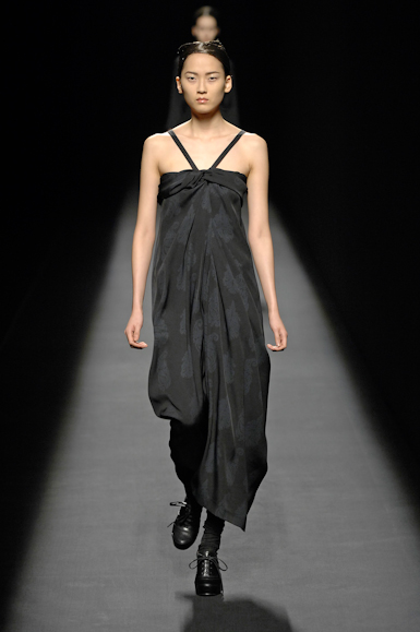 desfiles-driesvannoten-parisinverno2007rtw-162
