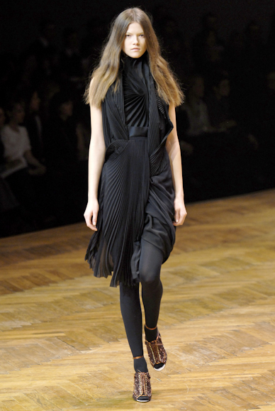 desfiles-givenchy-parisinverno2007rtw-125