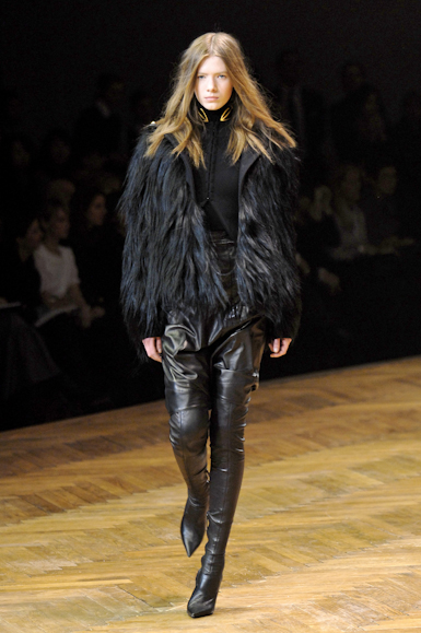 desfiles-givenchy-parisinverno2007rtw-128