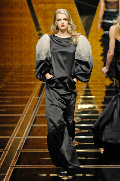 desfiles-valentino-parisinverno2007rtw-164
