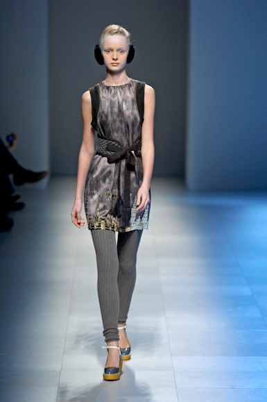 desfiles-undercover-parisinverno2007rtw-138