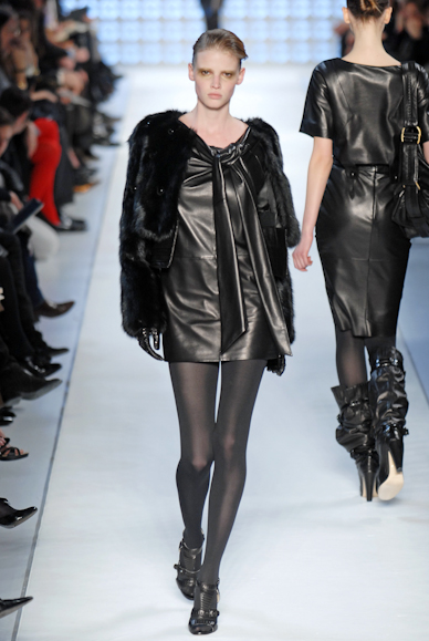 desfiles-loewe-parisinverno2007rtw-102