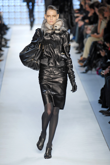 desfiles-loewe-parisinverno2007rtw-103