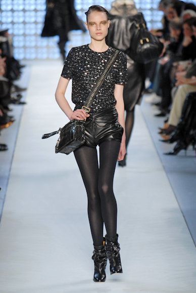 desfiles-loewe-parisinverno2007rtw-104