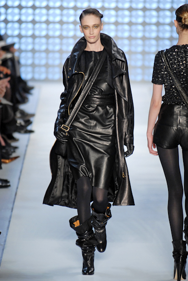 desfiles-loewe-parisinverno2007rtw-105