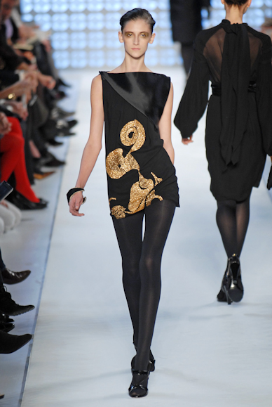 desfiles-loewe-parisinverno2007rtw-129
