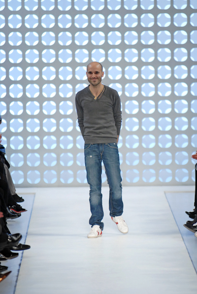 desfiles-loewe-parisinverno2007rtw-133