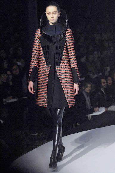 desfiles-husseinchalayan-parisinverno2007rtw-103