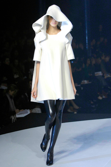 desfiles-husseinchalayan-parisinverno2007rtw-112