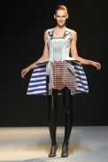 desfiles-husseinchalayan-parisinverno2007rtw-134