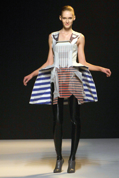 desfiles-husseinchalayan-parisinverno2007rtw-134