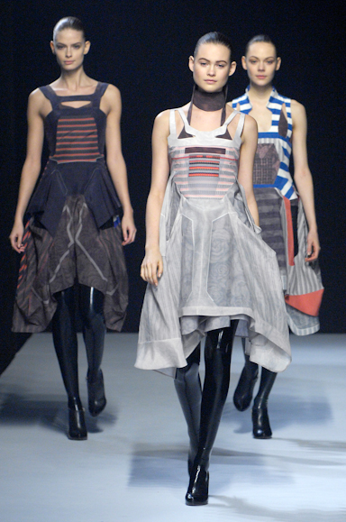 desfiles-husseinchalayan-parisinverno2007rtw-136