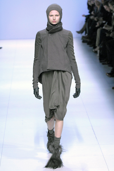 desfiles-rickowens-parisinverno2007rtw-101