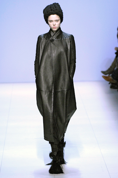 desfiles-rickowens-parisinverno2007rtw-116