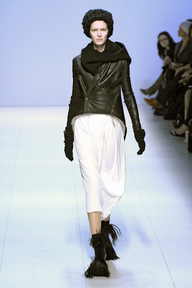 desfiles-rickowens-parisinverno2007rtw-122