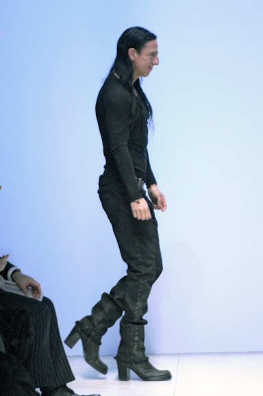 desfiles-rickowens-parisinverno2007rtw-135