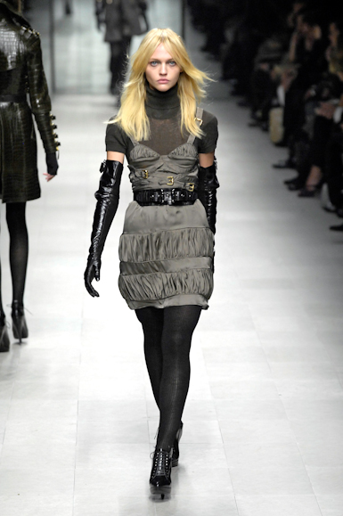 desfiles-burberry-milaoinverno2007rtw-104