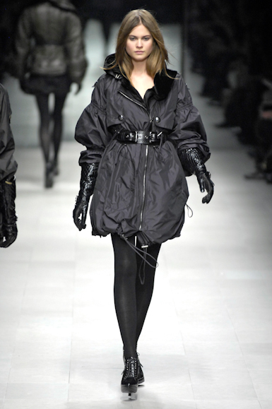 desfiles-burberry-milaoinverno2007rtw-114