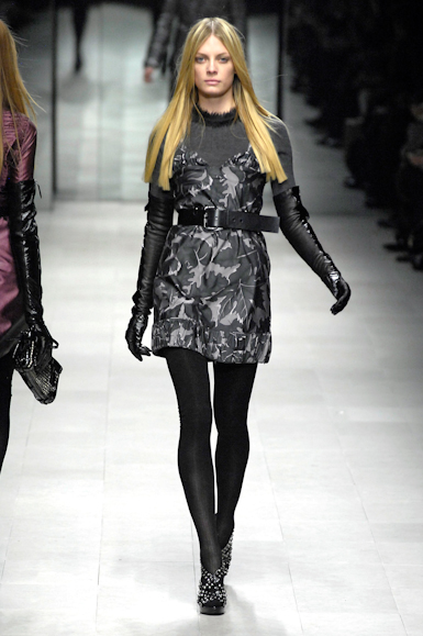 desfiles-burberry-milaoinverno2007rtw-154