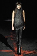 desfiles-amcqueen-parisinverno2007rtw-100