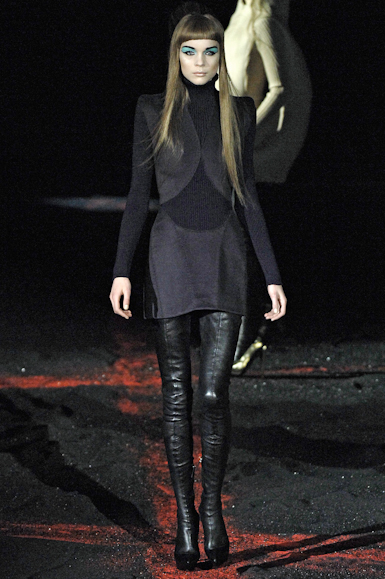 desfiles-amcqueen-parisinverno2007rtw-103