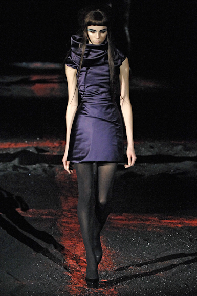 desfiles-amcqueen-parisinverno2007rtw-107