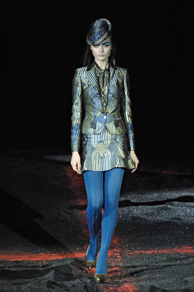 desfiles-amcqueen-parisinverno2007rtw-111