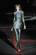 desfiles-amcqueen-parisinverno2007rtw-112