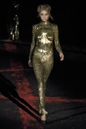 desfiles-amcqueen-parisinverno2007rtw-119