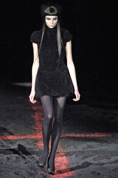 desfiles-amcqueen-parisinverno2007rtw-132