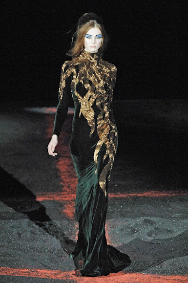 desfiles-amcqueen-parisinverno2007rtw-143