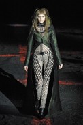 desfiles-amcqueen-parisinverno2007rtw-147