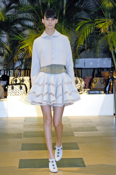 desfiles-azzedinealaia-parisinverno2007rtw-102
