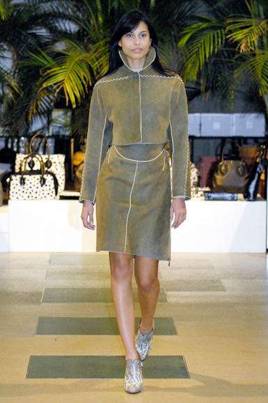 desfiles-azzedinealaia-parisinverno2007rtw-106