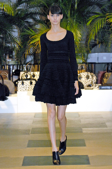 desfiles-azzedinealaia-parisinverno2007rtw-107