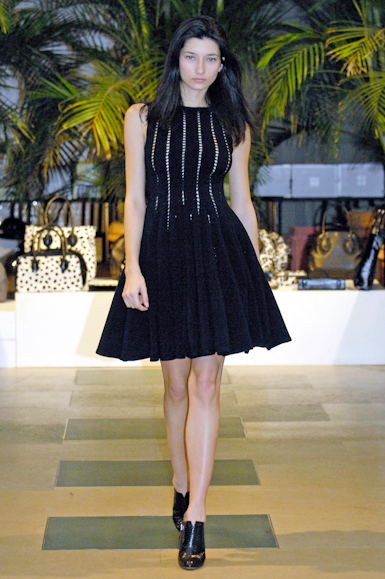 desfiles-azzedinealaia-parisinverno2007rtw-108