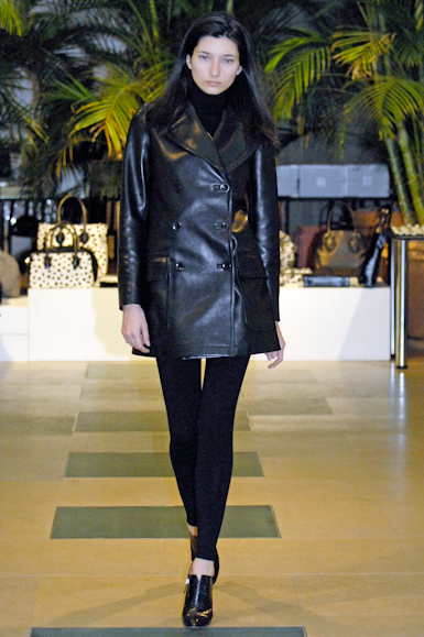 desfiles-azzedinealaia-parisinverno2007rtw-114