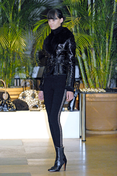 desfiles-azzedinealaia-parisinverno2007rtw-116