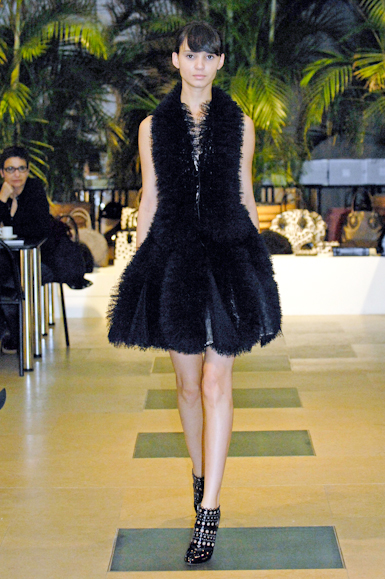desfiles-azzedinealaia-parisinverno2007rtw-132