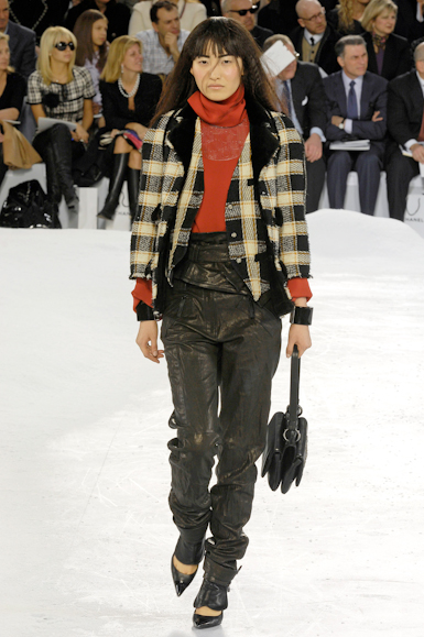 desfiles-chanel-parisinverno2007rtw-127