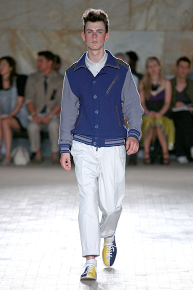 desfiles-amcqueen-milaoveraomen2008rtw-109