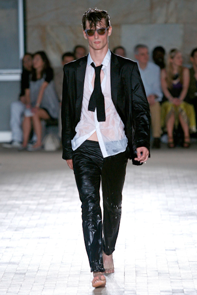 desfiles-amcqueen-milaoveraomen2008rtw-139