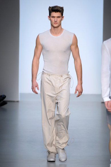 desfiles-calvinklein-milaoveraomen2008rtw-104
