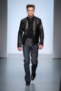 desfiles-calvinklein-milaoveraomen2008rtw-115
