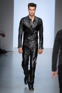 desfiles-calvinklein-milaoveraomen2008rtw-117