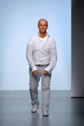 desfiles-calvinklein-milaoveraomen2008rtw-141