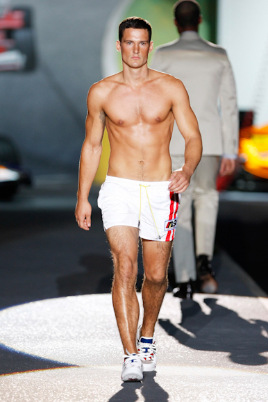 desfiles-dsquared-milaoveraomen2008rtw-129