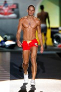desfiles-dsquared-milaoveraomen2008rtw-131
