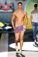desfiles-dsquared-milaoveraomen2008rtw-133