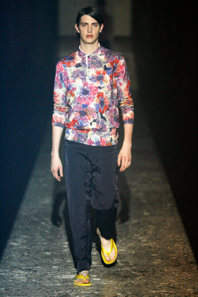 desfiles-dvn-milaoveraomen2008rtw-108